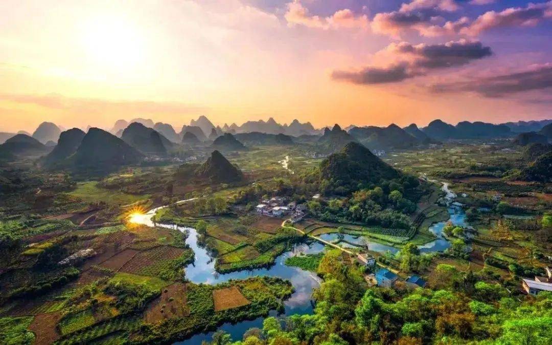 广西，美丽山水与多游戏角色族风情的天堂